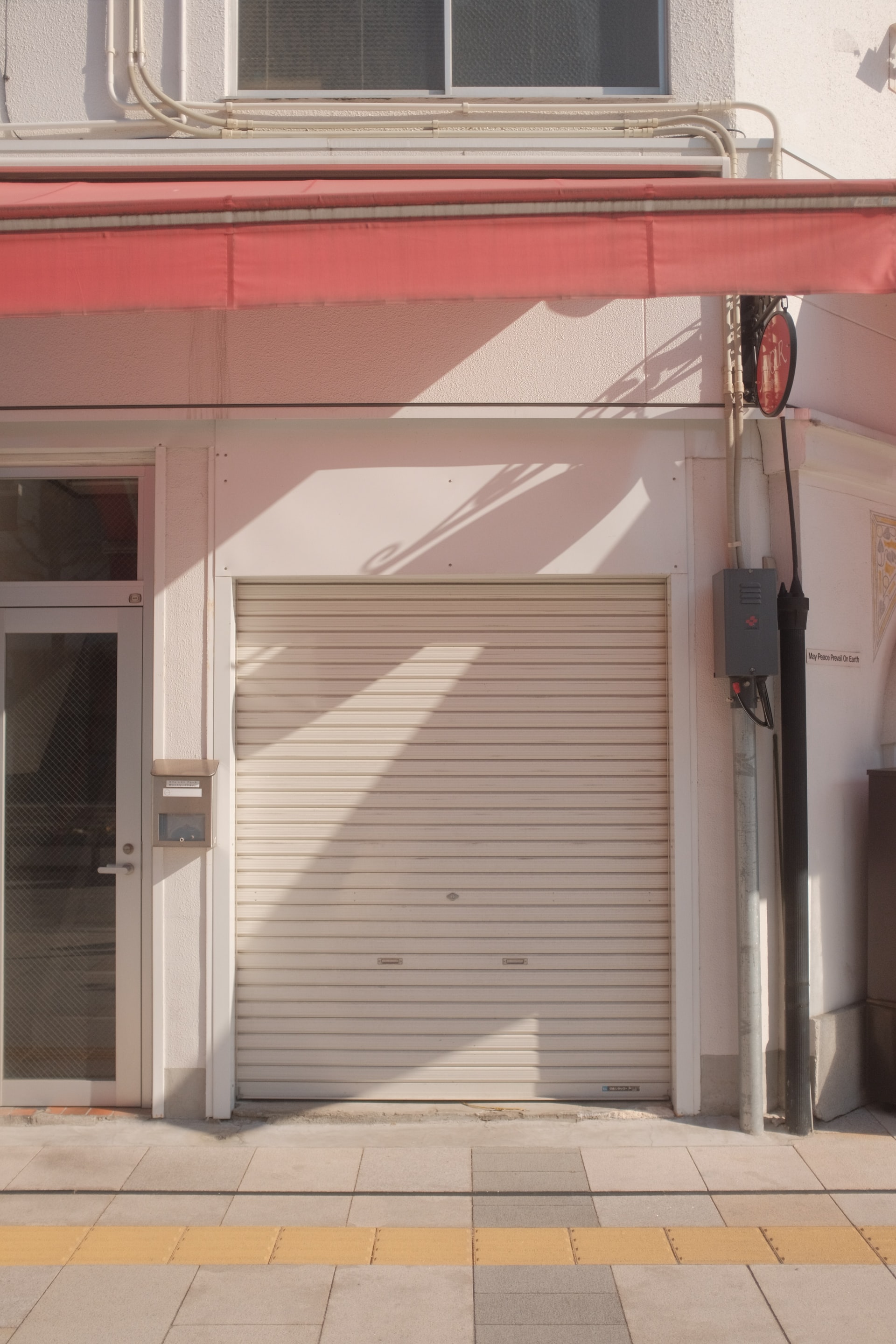 Troubleshooting Your Garage Door Opener image mak-NC5c0N8J6jg-unsplash Troubleshooting Your Garage Door Opener