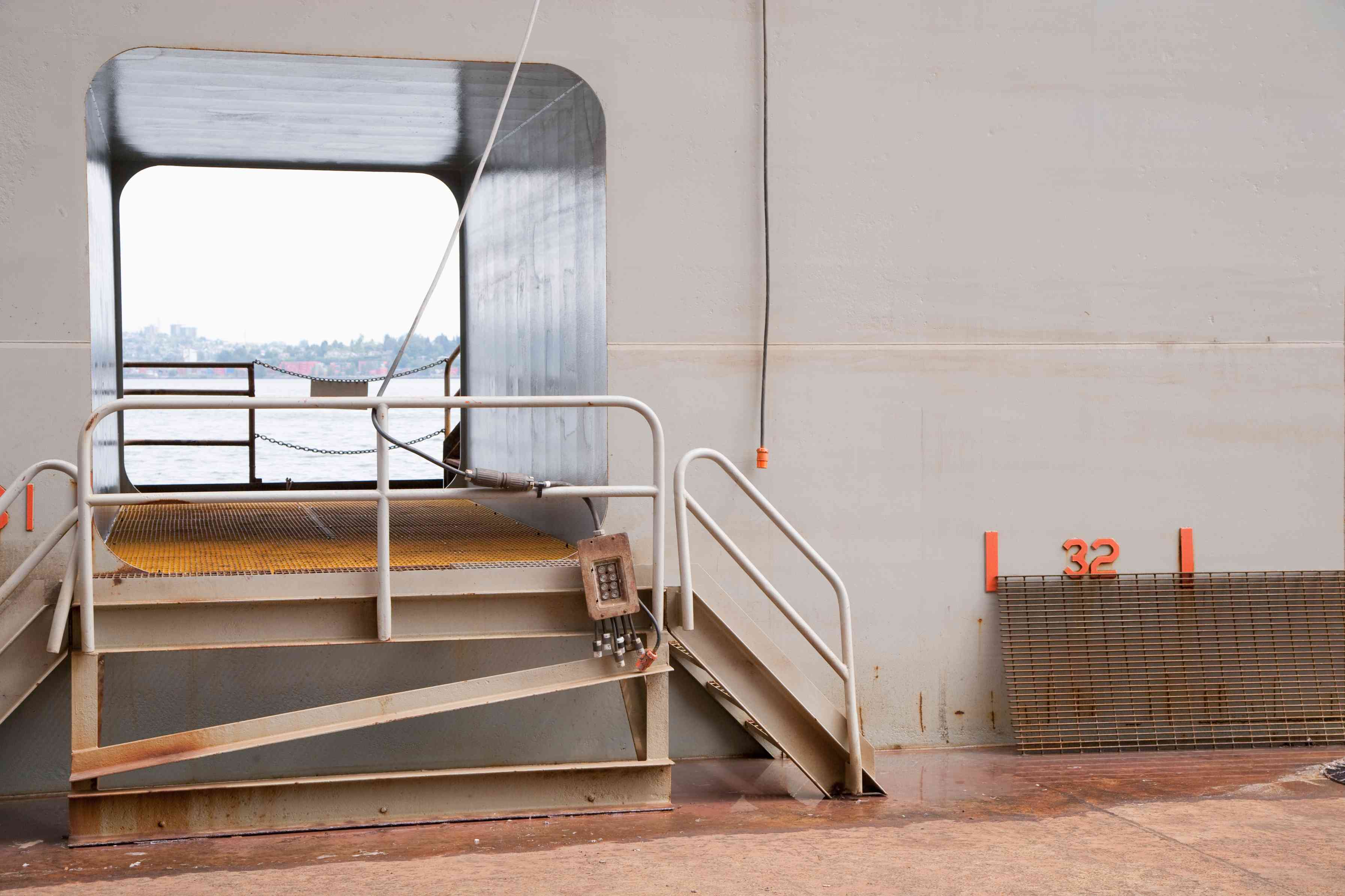dock leveler